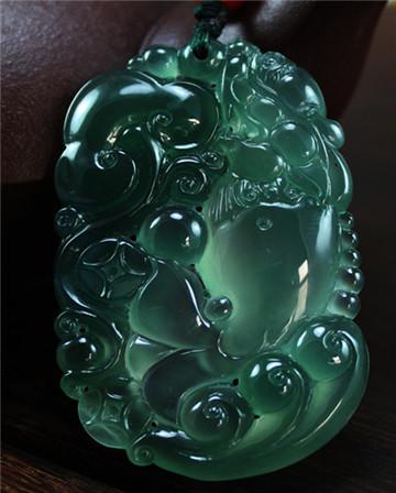 翡翠之美美于种极品龙石种翡翠