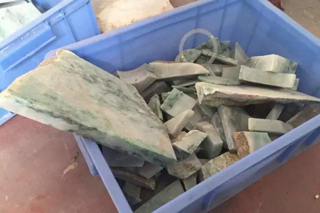 平洲翡翠工厂一日游带你看中国玉器手镯之乡