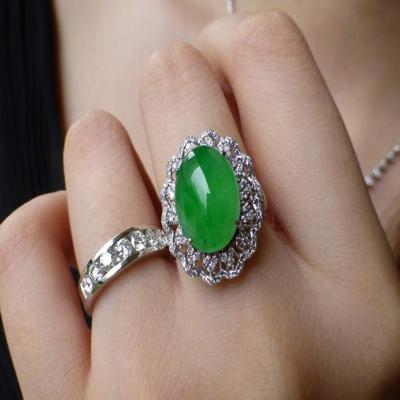 老坑冰种阳绿翡翠镶钻石戒指